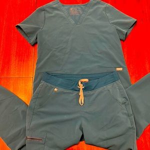 Figs Caribbean blue scrub set medium!